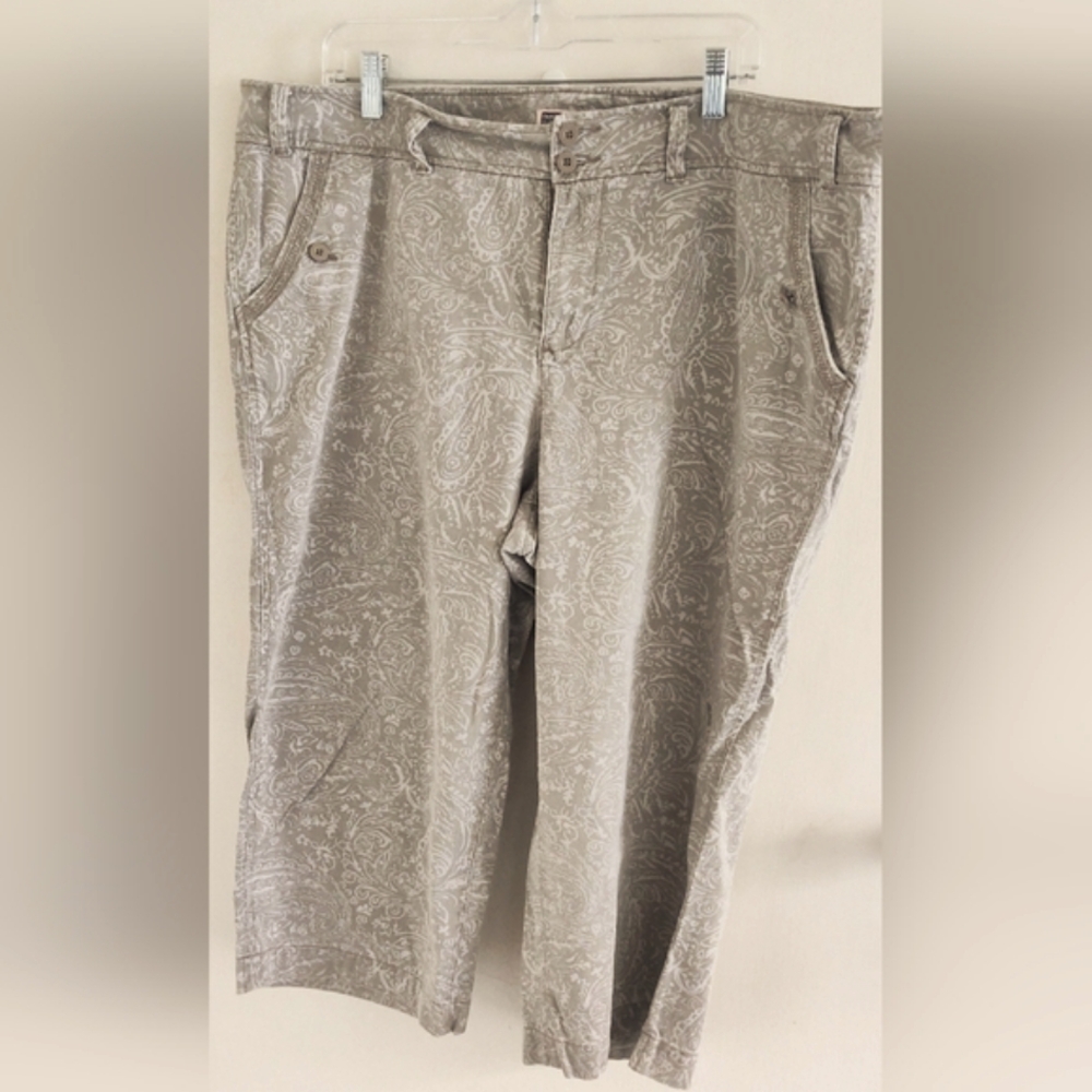 Faded Glory women's plus size 20W tan and white Capri pants Wide leg 4 Pkts
